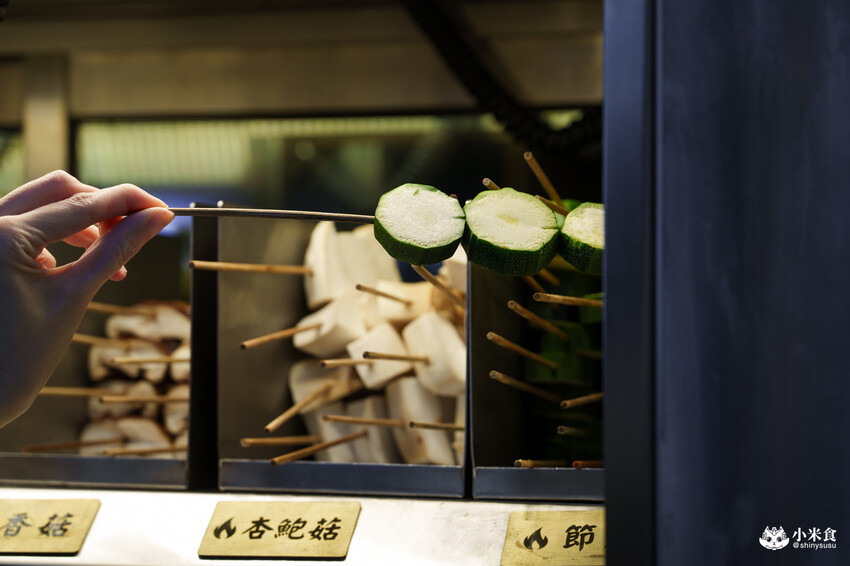 台北市信義區台北市信義區老王炸烤|2025平價串燒、炸物、海鮮、宵夜歡唱與調酒,台北超chill夜生活聚餐推薦!