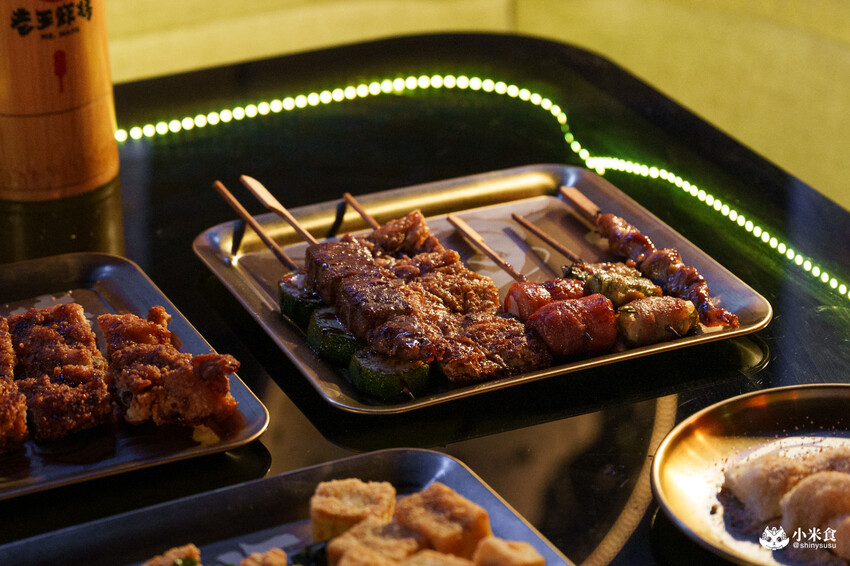 台北市信義區台北市信義區老王炸烤|2025平價串燒、炸物、海鮮、宵夜歡唱與調酒,台北超chill夜生活聚餐推薦!