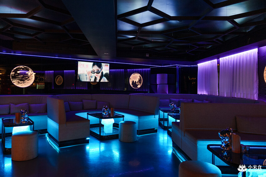 台北市信義區台北市信義區老王炸烤|2025平價串燒、炸物、海鮮、宵夜歡唱與調酒,台北超chill夜生活聚餐推薦!