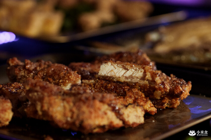 台北市信義區台北市信義區老王炸烤|2025平價串燒、炸物、海鮮、宵夜歡唱與調酒,台北超chill夜生活聚餐推薦!