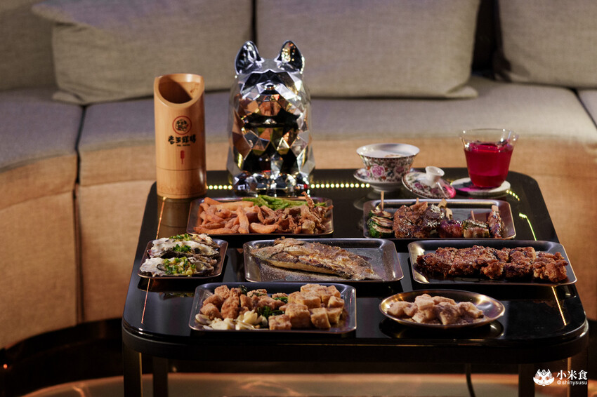 台北市信義區台北市信義區老王炸烤|2025平價串燒、炸物、海鮮、宵夜歡唱與調酒,台北超chill夜生活聚餐推薦!