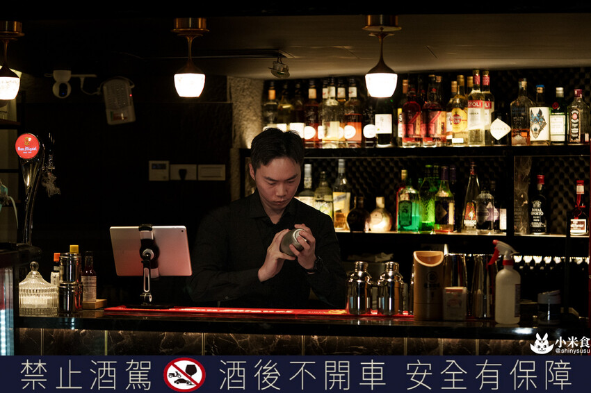 台北市信義區台北市信義區老王炸烤|2025平價串燒、炸物、海鮮、宵夜歡唱與調酒,台北超chill夜生活聚餐推薦!