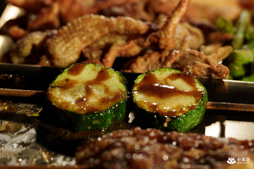 台北市信義區台北市信義區老王炸烤|2025平價串燒、炸物、海鮮、宵夜歡唱與調酒,台北超chill夜生活聚餐推薦!