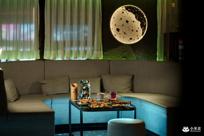 台北市信義區台北市信義區老王炸烤|2025平價串燒、炸物、海鮮、宵夜歡唱與調酒,台北超chill夜生活聚餐推薦!