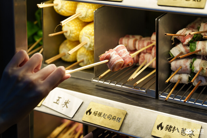 台北市信義區台北市信義區老王炸烤|2025平價串燒、炸物、海鮮、宵夜歡唱與調酒,台北超chill夜生活聚餐推薦!