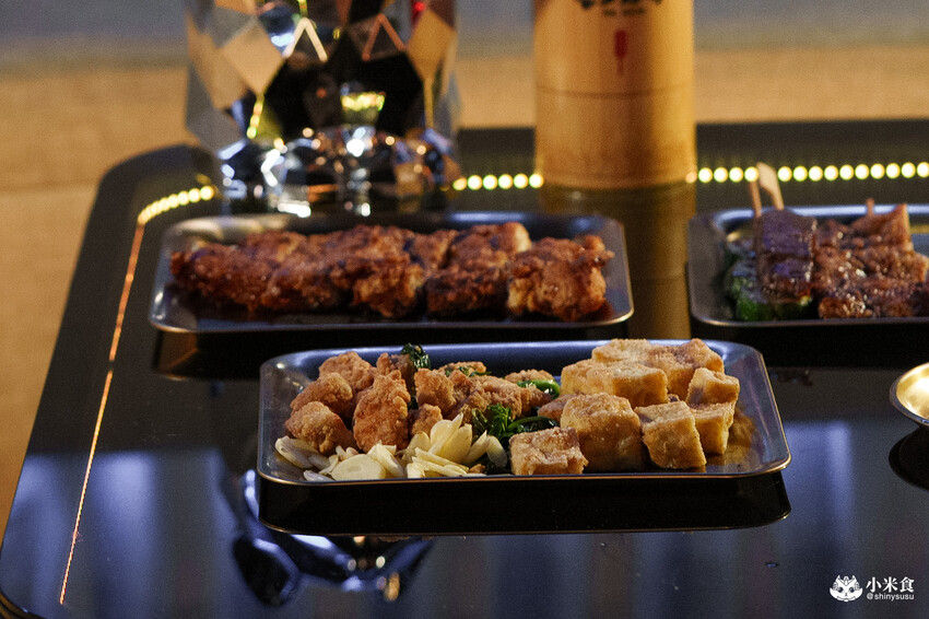 台北市信義區台北市信義區老王炸烤|2025平價串燒、炸物、海鮮、宵夜歡唱與調酒,台北超chill夜生活聚餐推薦!