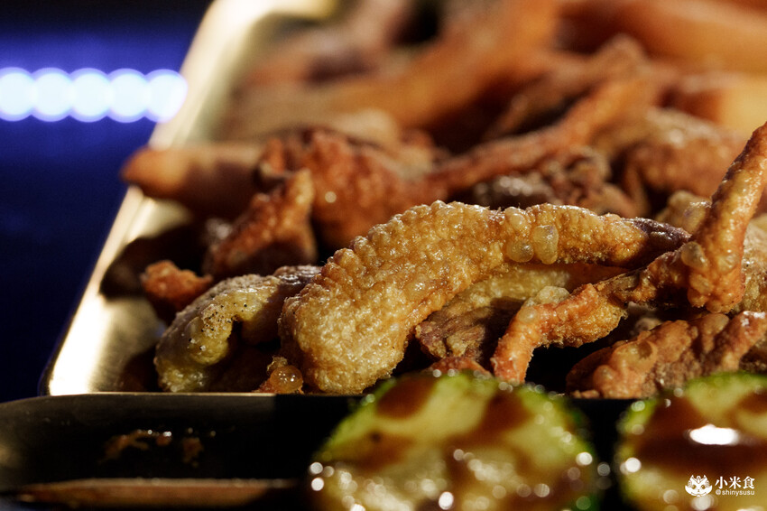 台北市信義區台北市信義區老王炸烤|2025平價串燒、炸物、海鮮、宵夜歡唱與調酒,台北超chill夜生活聚餐推薦!