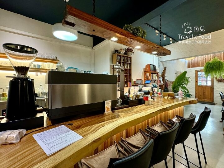桃園藝文特區質感早午餐,鄉村風建築,全新品牌C6喜遛咖啡 - 魚兒 x 牽手明太子的「視」界旅行