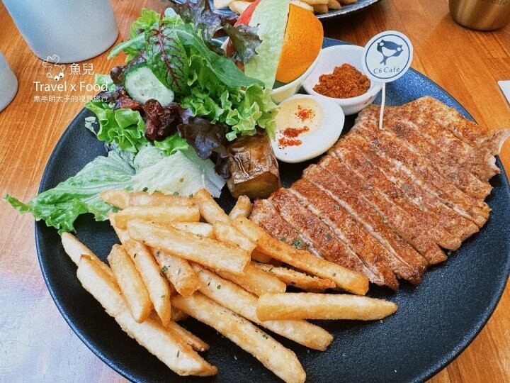 桃園藝文特區質感早午餐,鄉村風建築,全新品牌C6喜遛咖啡 - 魚兒 x 牽手明太子的「視」界旅行