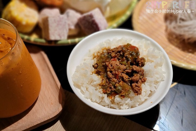 崇德路上這鍋不簡單!泰式南洋湯頭酸辣帶勁,還有豐富自助吧吃到飽哦!