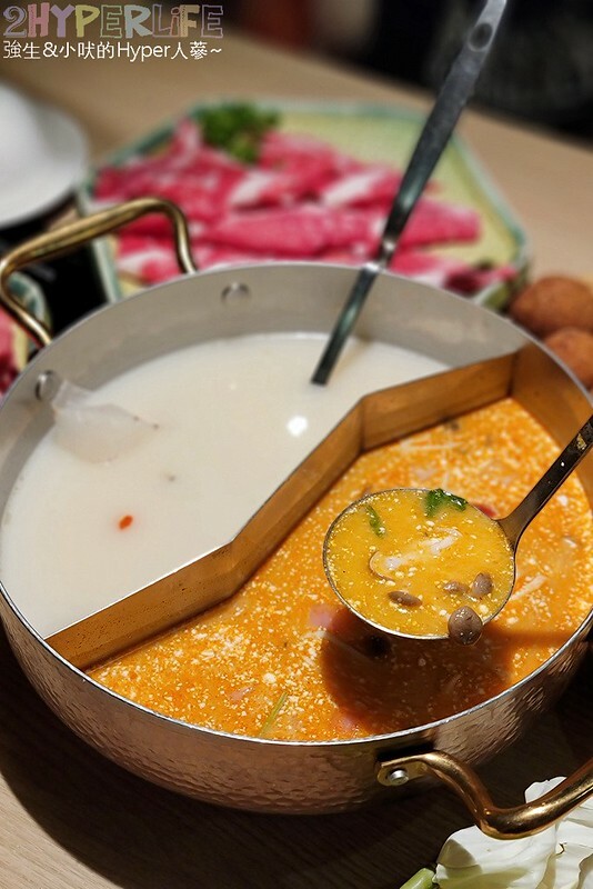 崇德路上這鍋不簡單!泰式南洋湯頭酸辣帶勁,還有豐富自助吧吃到飽哦!