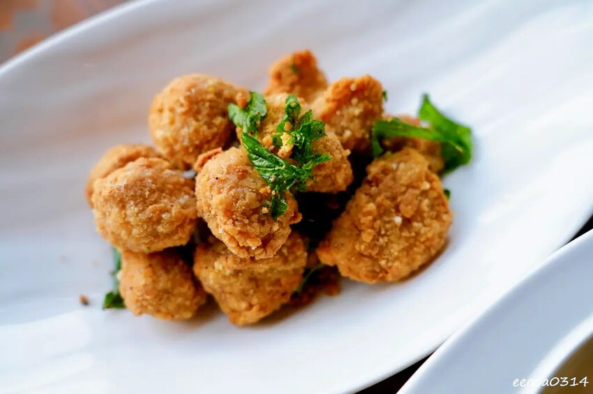 坐擁峨眉湖畔美景「世界幸福咖啡總店」，新竹峨眉湖蔬食咖啡廳、