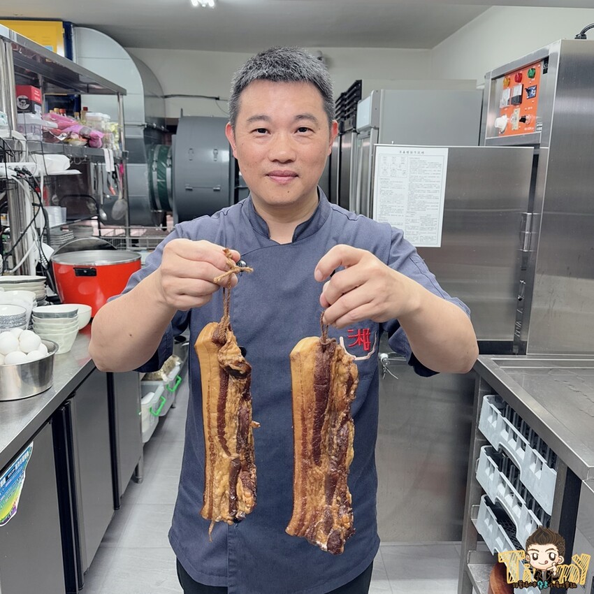 新竹縣竹北市一頭牛只有3KG的臉頰肉做的牛肉麵你們吃過了嗎? 限時限量的手作湖南臘肉飯絕對讓你齒頰留香！- 跟著踢小米吃喝玩樂趣