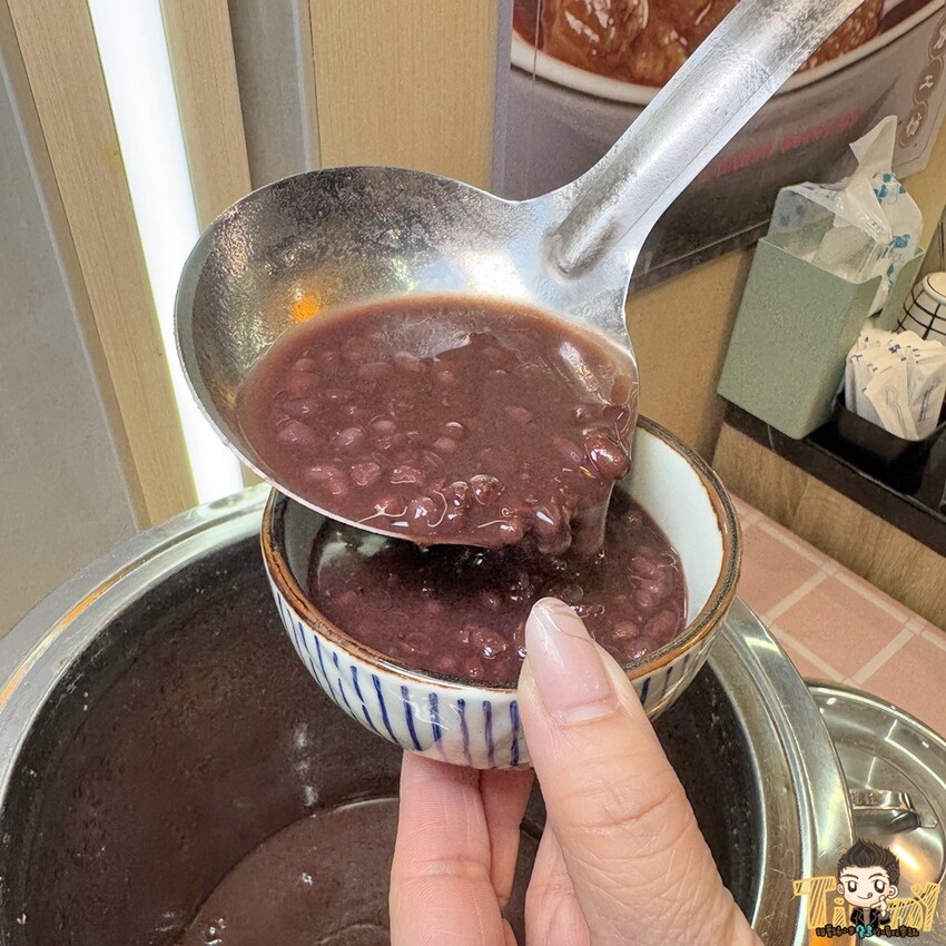 新竹縣竹北市一頭牛只有3KG的臉頰肉做的牛肉麵你們吃過了嗎? 限時限量的手作湖南臘肉飯絕對讓你齒頰留香！- 跟著踢小米吃喝玩樂趣