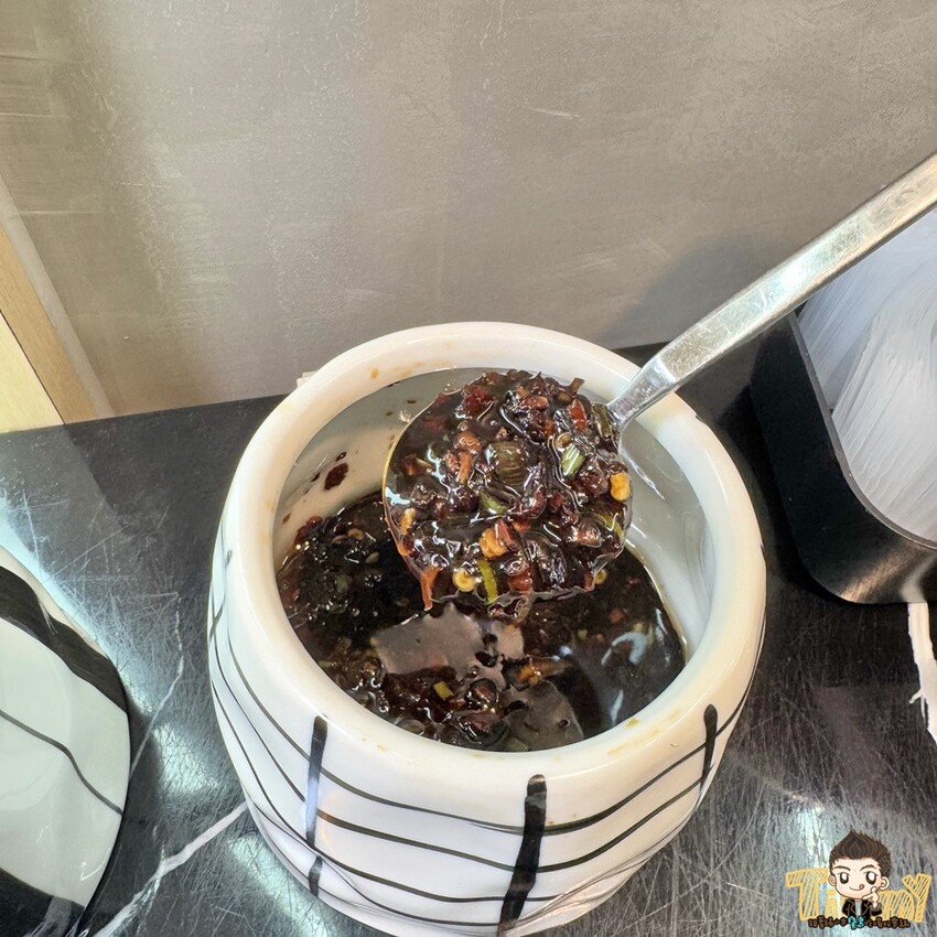 新竹縣竹北市一頭牛只有3KG的臉頰肉做的牛肉麵你們吃過了嗎? 限時限量的手作湖南臘肉飯絕對讓你齒頰留香！- 跟著踢小米吃喝玩樂趣