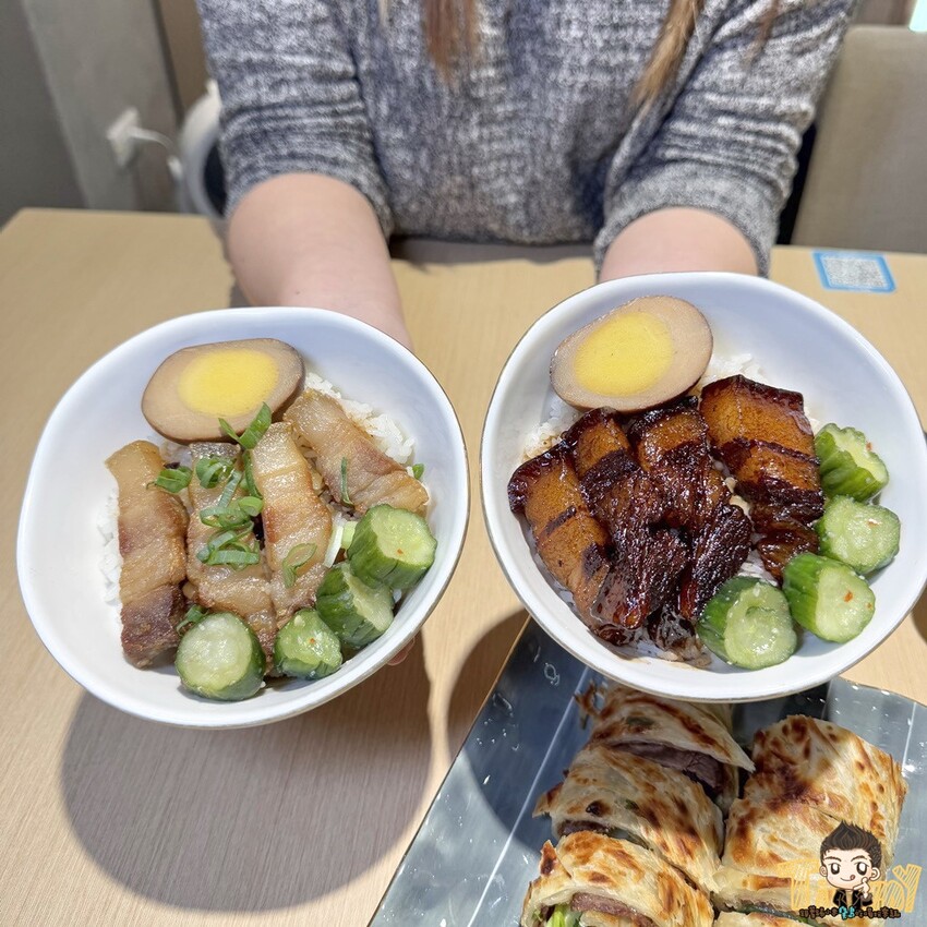 新竹縣竹北市一頭牛只有3KG的臉頰肉做的牛肉麵你們吃過了嗎? 限時限量的手作湖南臘肉飯絕對讓你齒頰留香！- 跟著踢小米吃喝玩樂趣