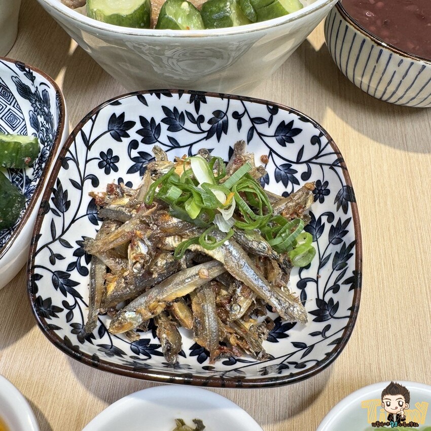 新竹縣竹北市一頭牛只有3KG的臉頰肉做的牛肉麵你們吃過了嗎? 限時限量的手作湖南臘肉飯絕對讓你齒頰留香！- 跟著踢小米吃喝玩樂趣