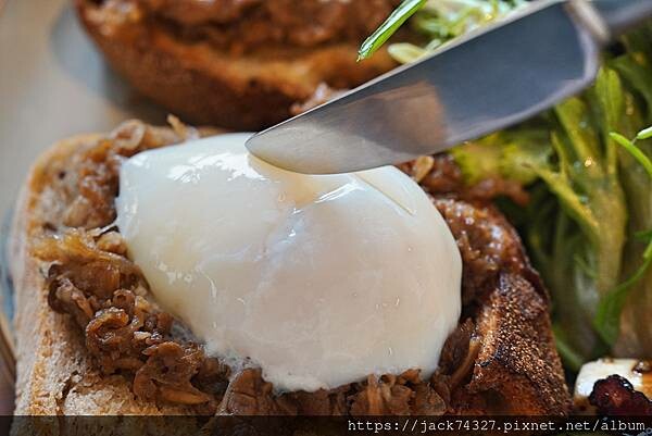 {台中美食}成真咖啡 台中首店𝗖𝗼𝗺𝗲𝗧𝗿𝘂𝗲 𝗖𝗔𝗙𝗘開幕