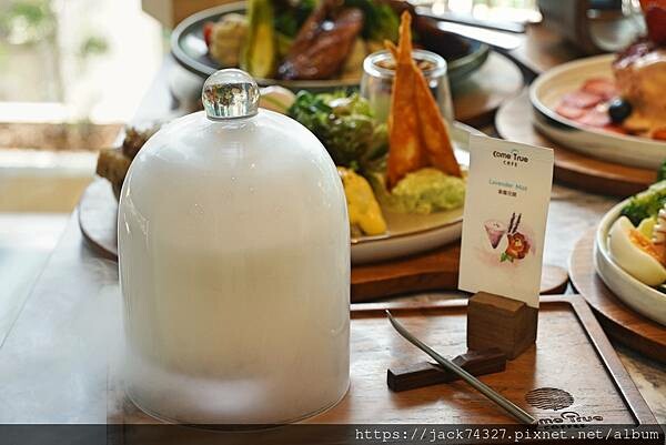 {台中美食}成真咖啡 台中首店𝗖𝗼𝗺𝗲𝗧𝗿𝘂𝗲 𝗖𝗔𝗙𝗘開幕