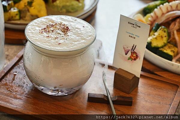 {台中美食}成真咖啡 台中首店𝗖𝗼𝗺𝗲𝗧𝗿𝘂𝗲 𝗖𝗔𝗙𝗘開幕