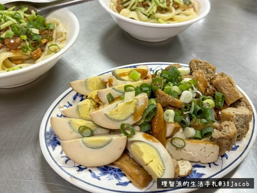 2024 最新 台北美食推薦》周記手工家常麵 一家位於台北城中市場,人情味點滿、味道非常傳統的台北麵食館開箱 - 理智派的生活手札