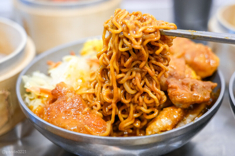 桃園中壢｜青亭點水茶餐廳．鄰近IKEA！青埔新開幕的低調港式點心店～