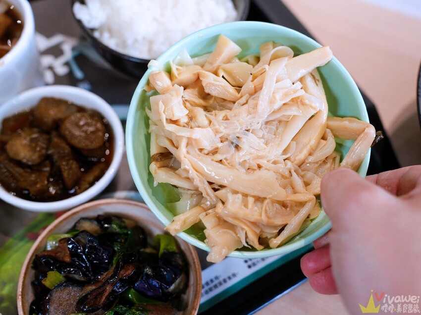 【謝府小碗菜】內用最低只要29元就能享有免費白飯,清粥,豆花,飲料無限供應!