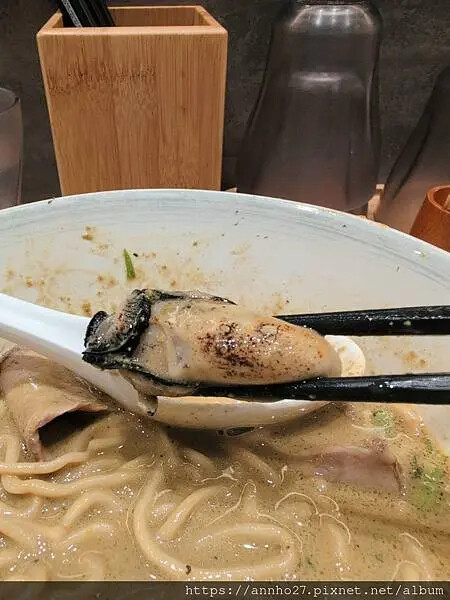 二屋牡蠣拉麵專門店