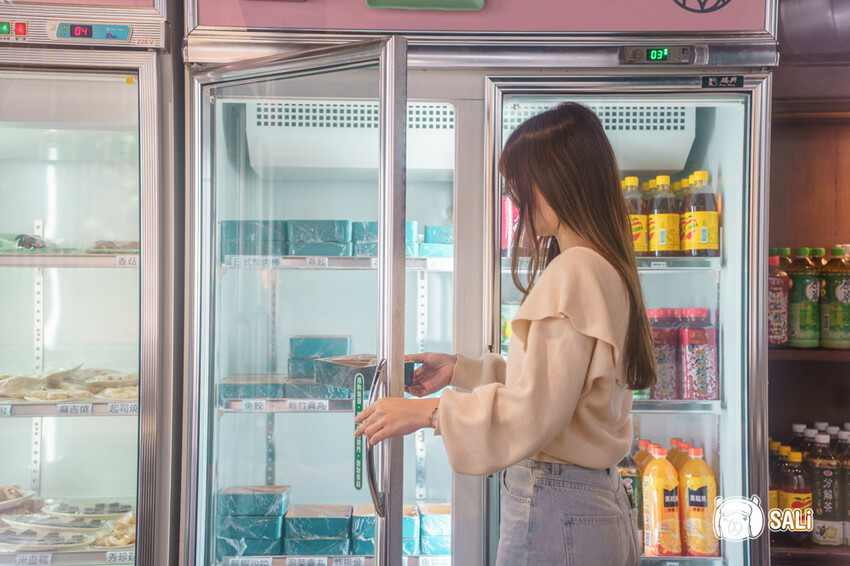 久桃石頭火鍋|台中勤美火鍋推薦,蔬果大骨雞骨乳白高湯現炒爆香,下午時段不休息 - 莎笠,小日子
