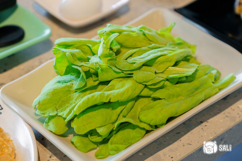 久桃石頭火鍋|台中勤美火鍋推薦,蔬果大骨雞骨乳白高湯現炒爆香,下午時段不休息 - 莎笠,小日子