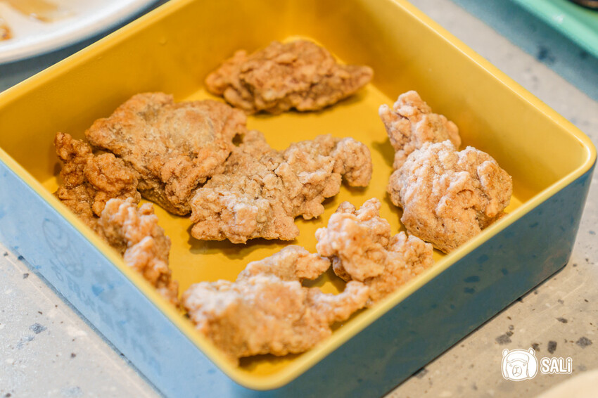 久桃石頭火鍋|台中勤美火鍋推薦,蔬果大骨雞骨乳白高湯現炒爆香,下午時段不休息 - 莎笠,小日子