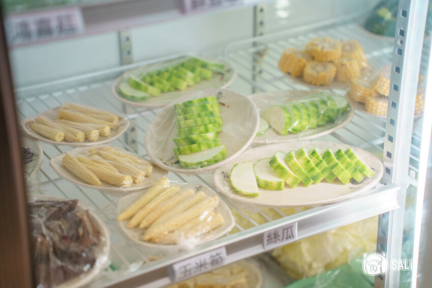 久桃石頭火鍋|台中勤美火鍋推薦,蔬果大骨雞骨乳白高湯現炒爆香,下午時段不休息 - 莎笠,小日子