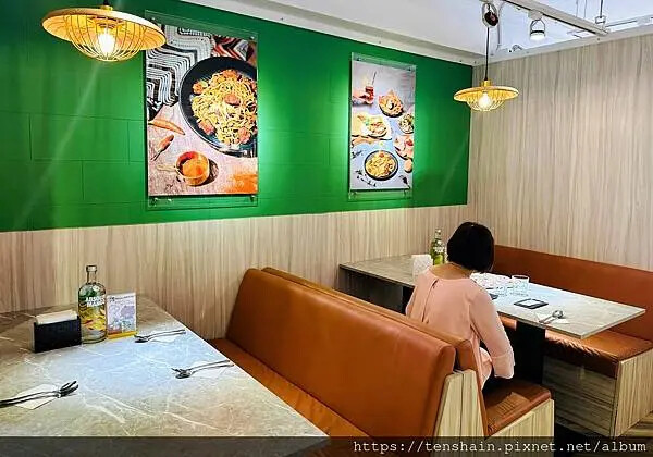 Monday 蔬食料理卡座區