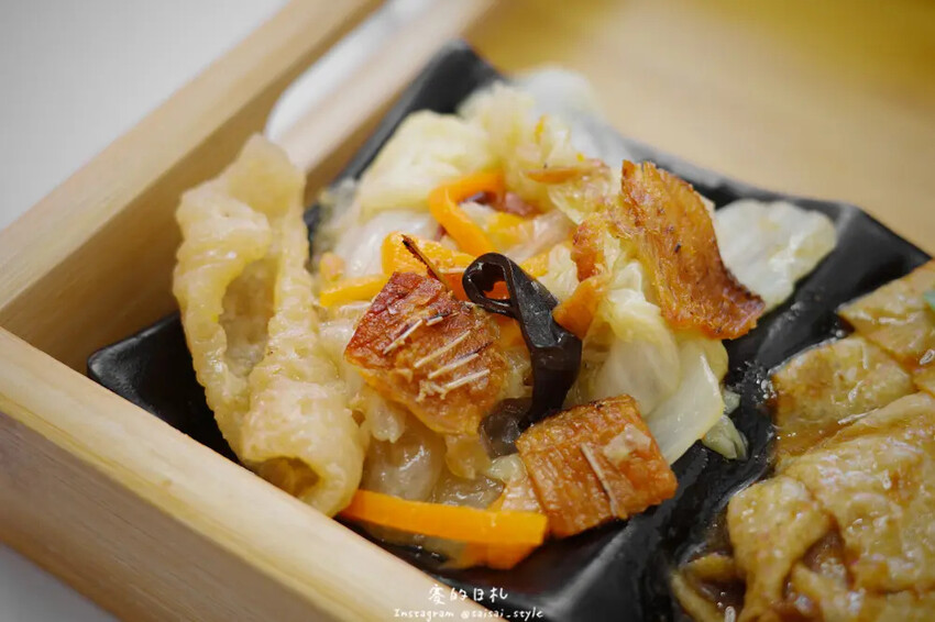 台中逢甲宵夜新選擇！烏竹樓OT Kitchen黑豬肉熱炒，半夜也能吃。