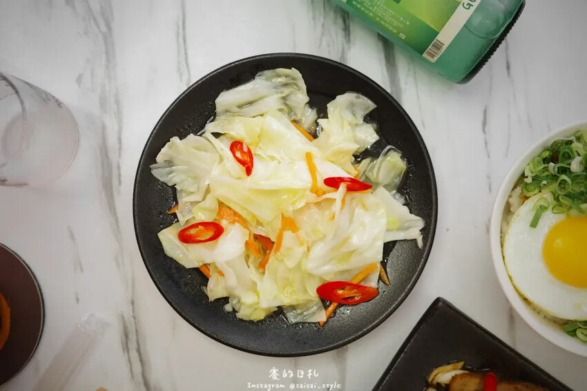 台中逢甲宵夜新選擇！烏竹樓OT Kitchen黑豬肉熱炒，半夜也能吃。