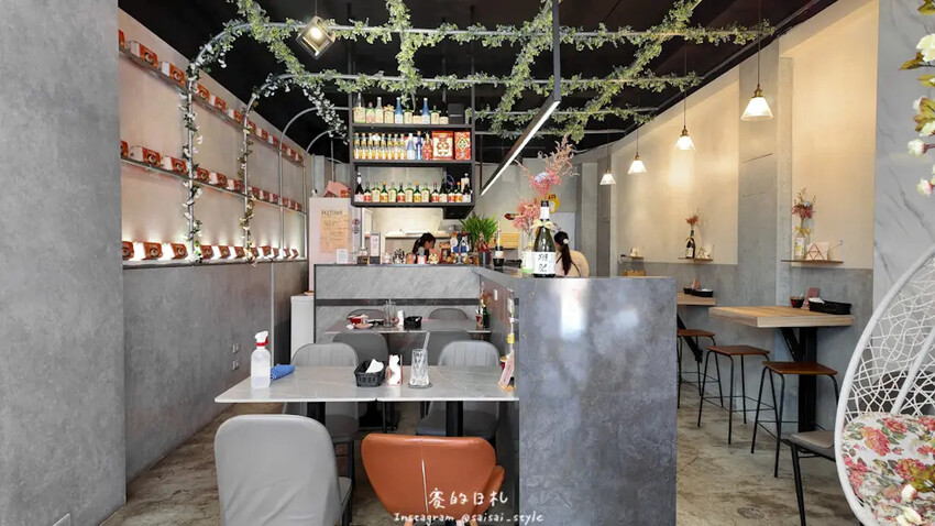 台中逢甲宵夜新選擇！烏竹樓OT Kitchen黑豬肉熱炒，半夜也能吃。