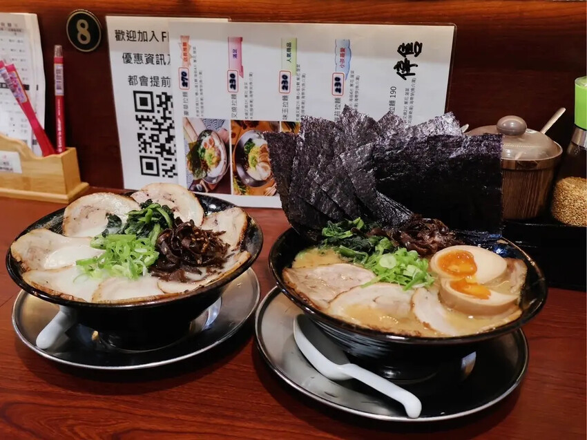 在樂華夜市也能吃到正宗日式風味的拉麵？「小林拉麵」客製化口味