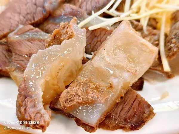 /tmp/phpJg5bJS /tmp/phpJg5bJS