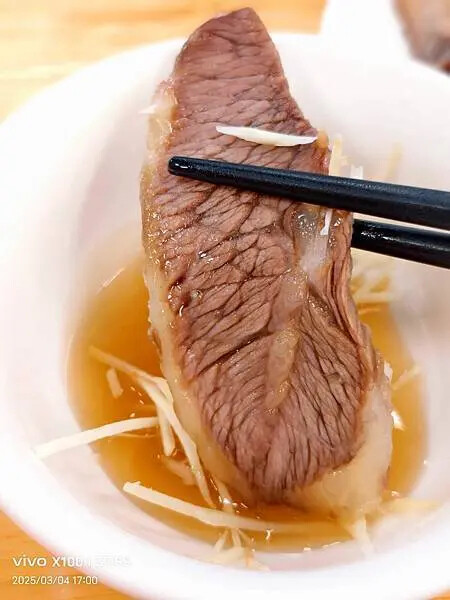 /tmp/phpakz5AO /tmp/phpakz5AO