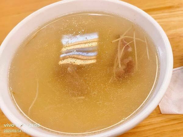 /tmp/phpmVbd92 /tmp/phpmVbd92