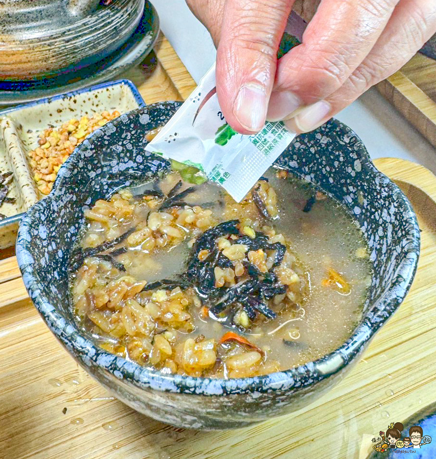 高雄必吃新店 Mochi Mochi鬆餅屋，隱藏美味現烤現煎 極上の釜飯 X 高雄首間全台第一極上釜飯登場 - 跟著尼力吃喝玩樂＆親子生活