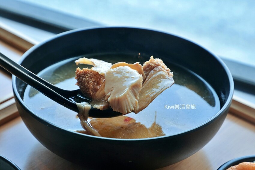 彰化韓式露營咖啡廳！溪湖拾貳早午餐套餐單點都澎湃，CP值超高。