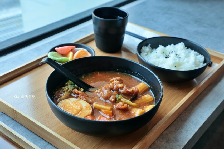 彰化韓式露營咖啡廳！溪湖拾貳早午餐套餐單點都澎湃，CP值超高。