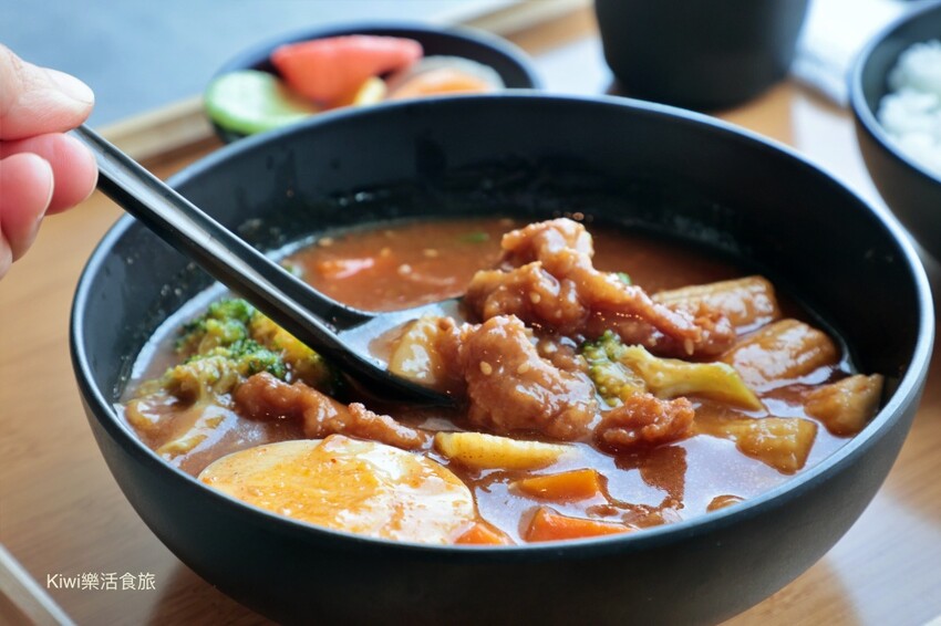 彰化韓式露營咖啡廳！溪湖拾貳早午餐套餐單點都澎湃，CP值超高。