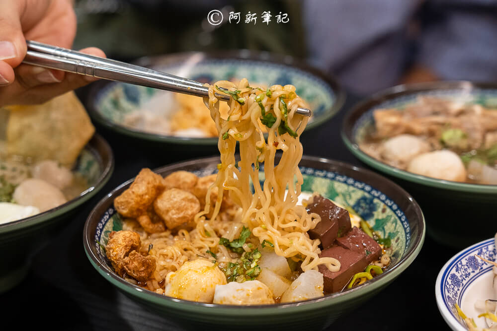 一中街美食必吃! 阿瑞ma泰國55船麵百元泰國船麵,特色火山排骨秒飛泰國。
