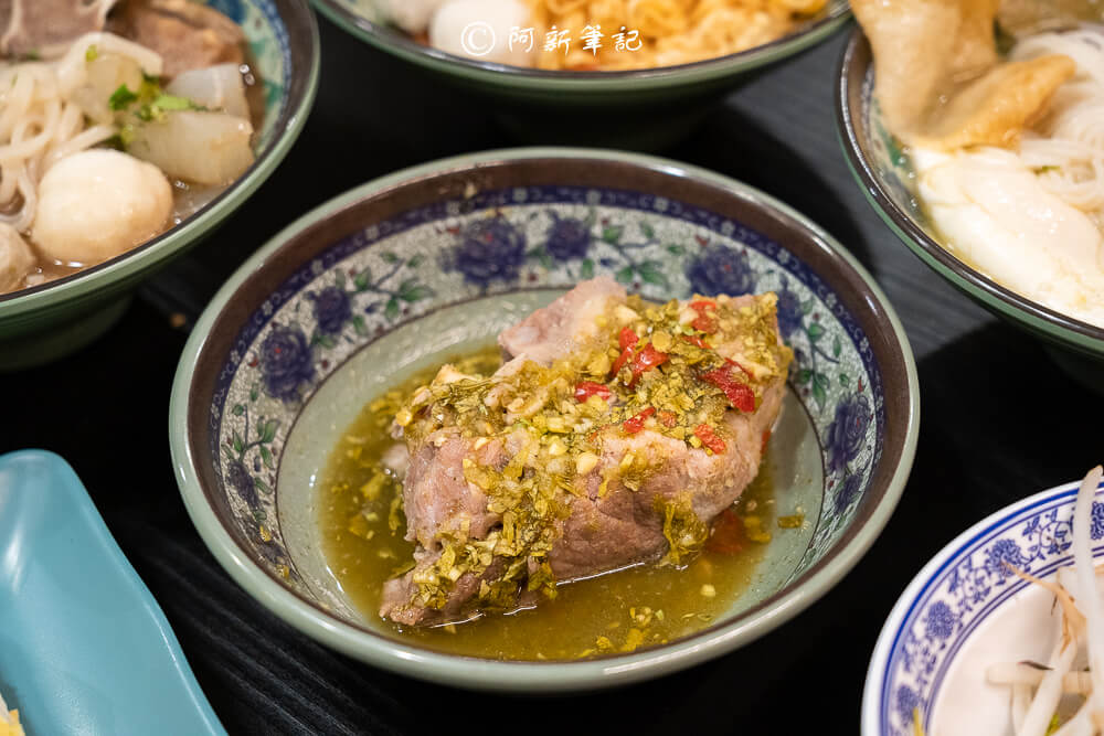 一中街美食必吃! 阿瑞ma泰國55船麵百元泰國船麵,特色火山排骨秒飛泰國。