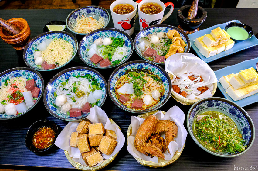 80年日式老宅吃傳統船麵、豬骨湯麵，阿瑞Ma泰國55船麵，吃船麵搭火山排骨、烤土司吃濃濃泰式風味！