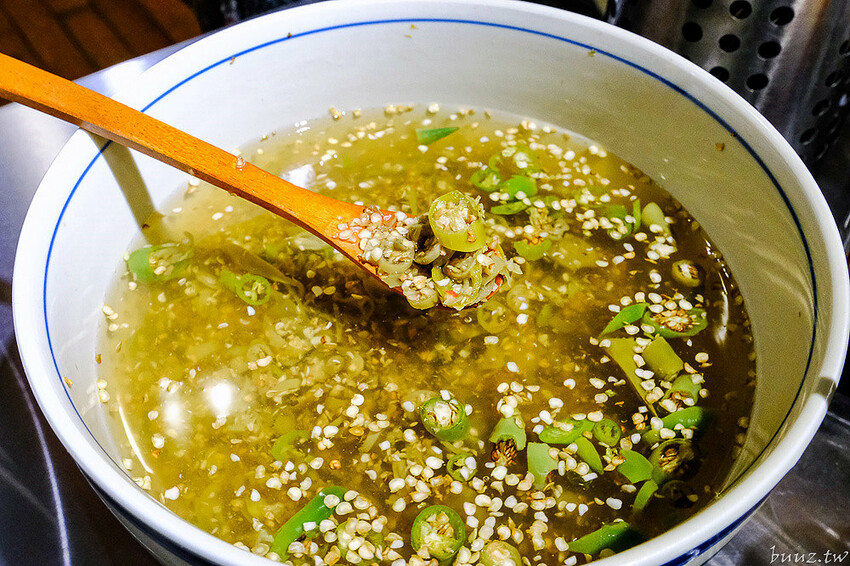80年日式老宅吃傳統船麵、豬骨湯麵，阿瑞Ma泰國55船麵，吃船麵搭火山排骨、烤土司吃濃濃泰式風味！