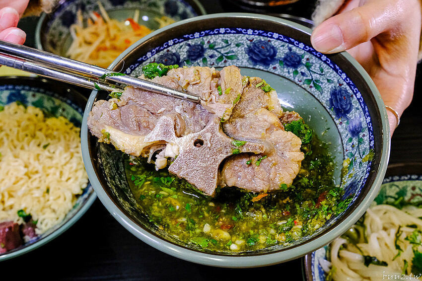 80年日式老宅吃傳統船麵、豬骨湯麵，阿瑞Ma泰國55船麵，吃船麵搭火山排骨、烤土司吃濃濃泰式風味！