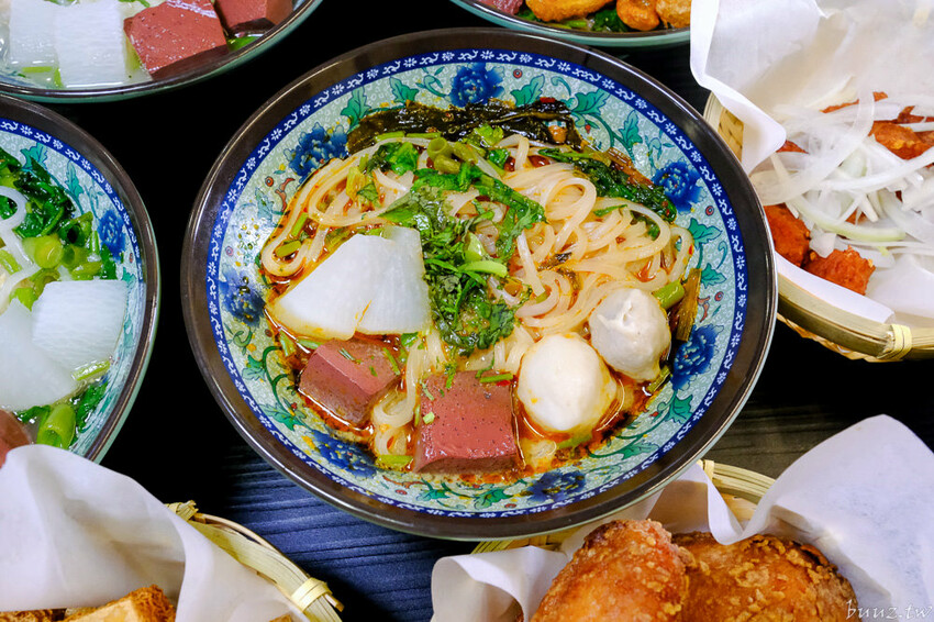 80年日式老宅吃傳統船麵、豬骨湯麵，阿瑞Ma泰國55船麵，吃船麵搭火山排骨、烤土司吃濃濃泰式風味！